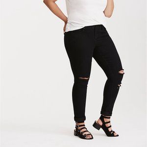 TORRID Classic Skinny black wash distressed ripped high rise skinny leg jeans